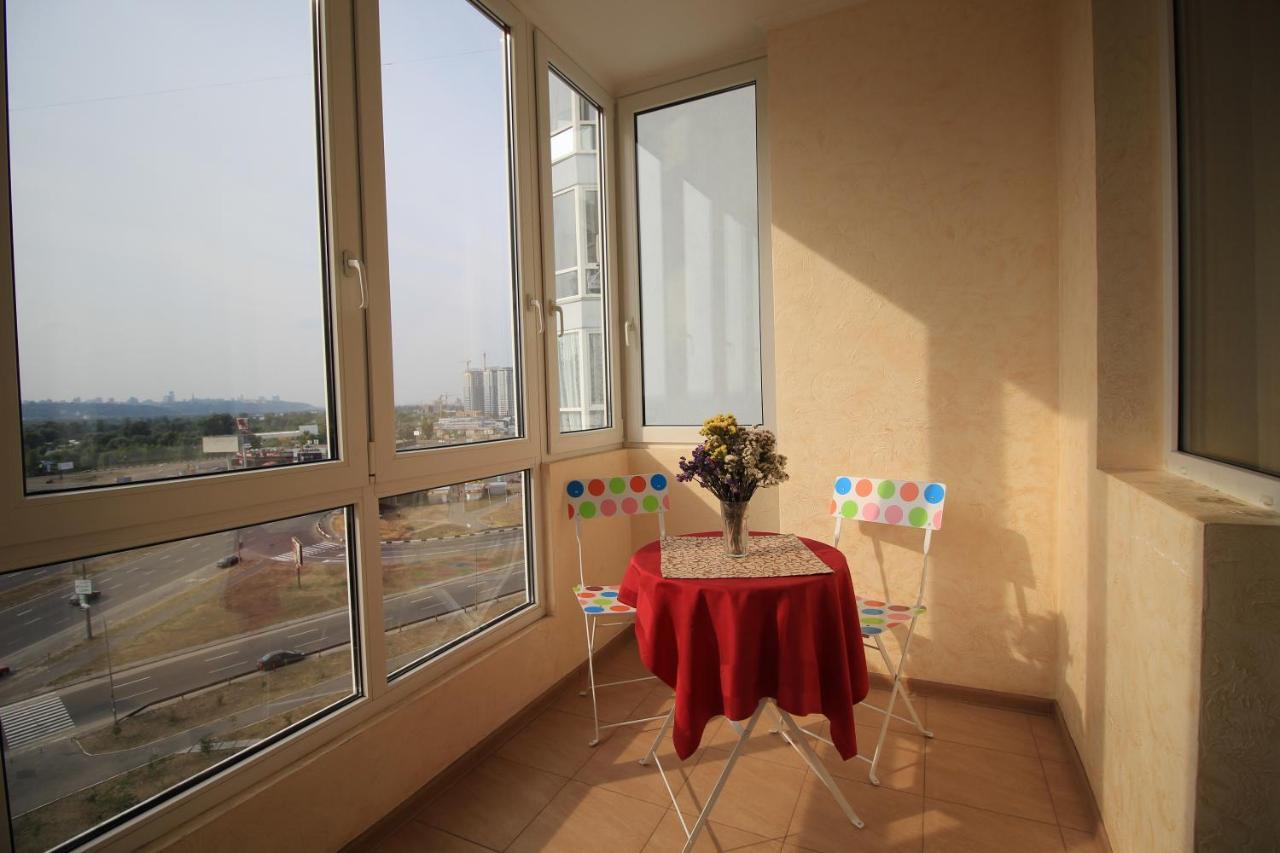 Panoramic View Lux Apartment On Metro Osokorky Kyjev Exteriér fotografie